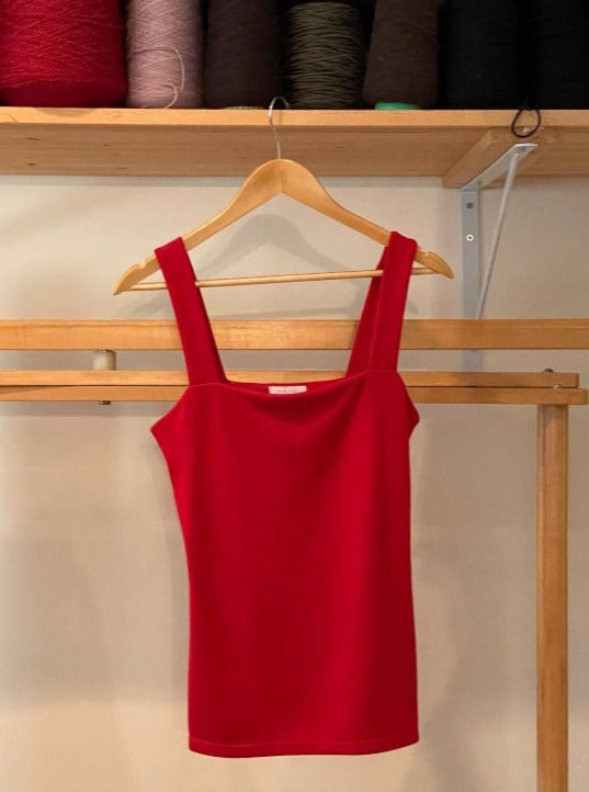 Jane Tank, Red