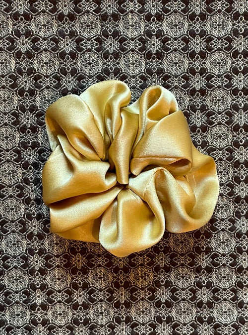 Medium Silk Scrunchie, Butter