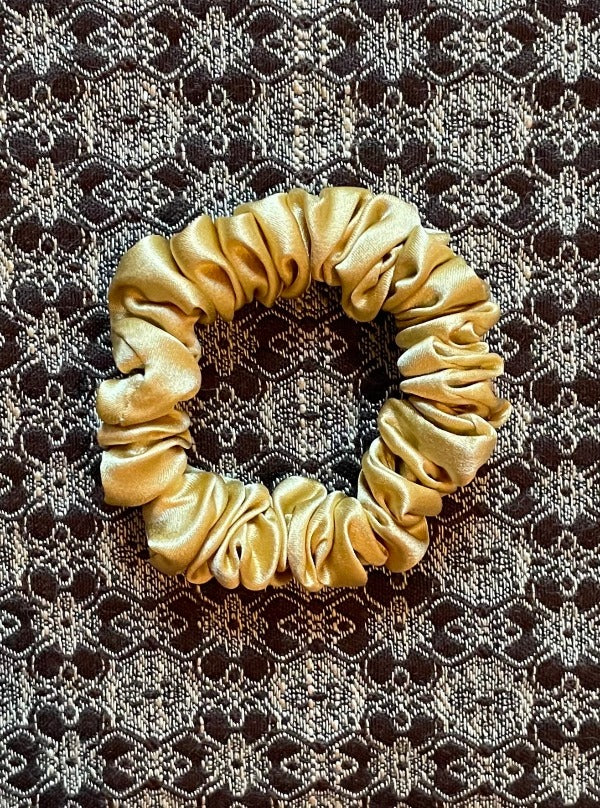Small Silk Scrunchie, Butter