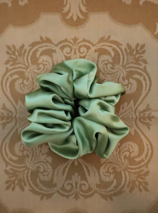 Medium Silk Scrunchie, Verdant