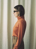 Jasmine Rollneck, side view