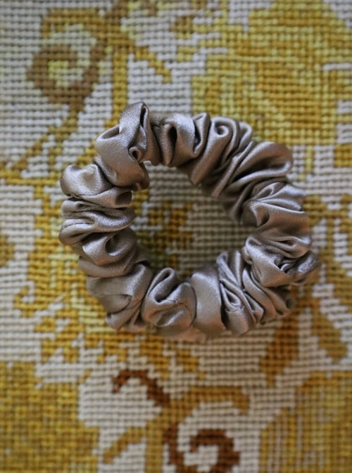 Small Silk Scrunchie, Fawn