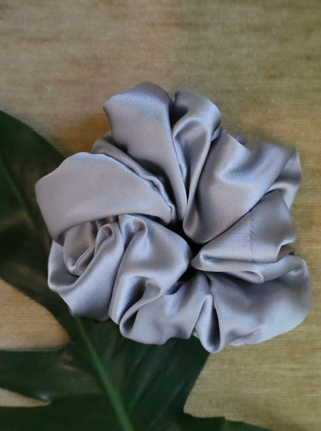Medium Silk Scrunchie, White