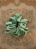 Medium Scrunchie, Verdant