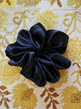 Silk scrunchie in black, medium size